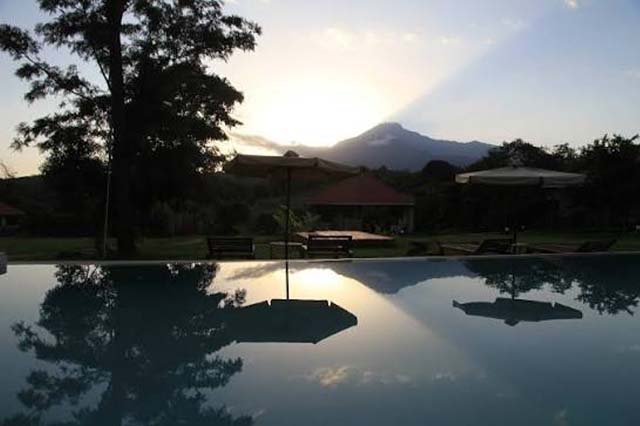 Meru View Lodge